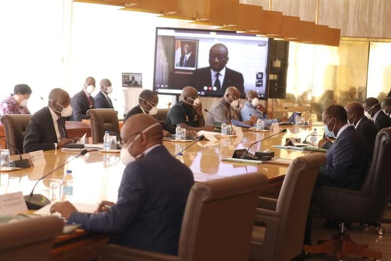 La Côte-d’Ivoire impose le confinement des personnes âgées/fragiles et le port obligatoire de masques (Conseil National de Sécurité)