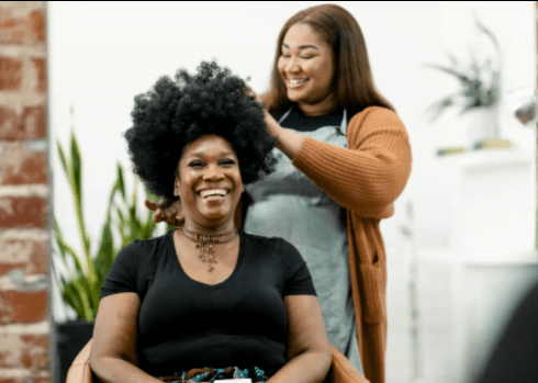 Femmes et santé mentale en Afrique: Programme Heal by Hair, Bluemind Foundation dévoile un rapport d’études croisées entre les femmes africaines et leurs coiffeuses
