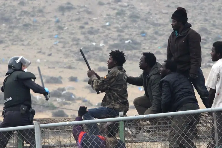 Maroc – 5 migrants tués et 140 policiers blessés lors d’un assaut contre l’enclave espagnole de Melilla