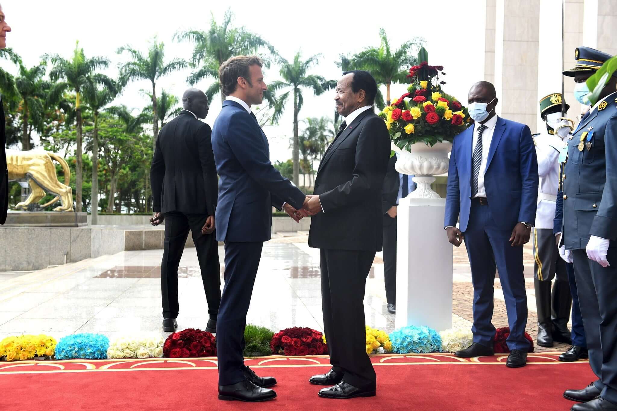 Cameroun: Macron (44 ans) chez Paul Biya (89 ans) espère contrecarrer les avancées de la Russie en Afrique