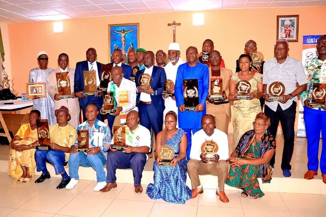 Agboville / Apata Marc et plusieurs cadres primés pour leurs actions de développement