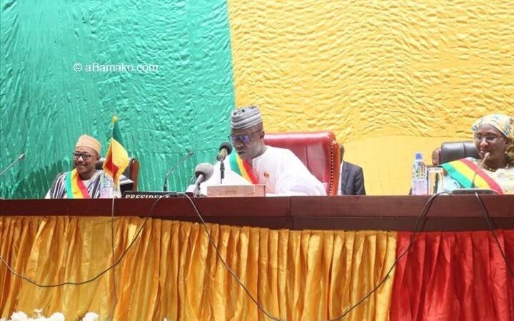 À Bamako le colonel Malick Diaw donne les nouvelles des 46 soldats ivoiriens