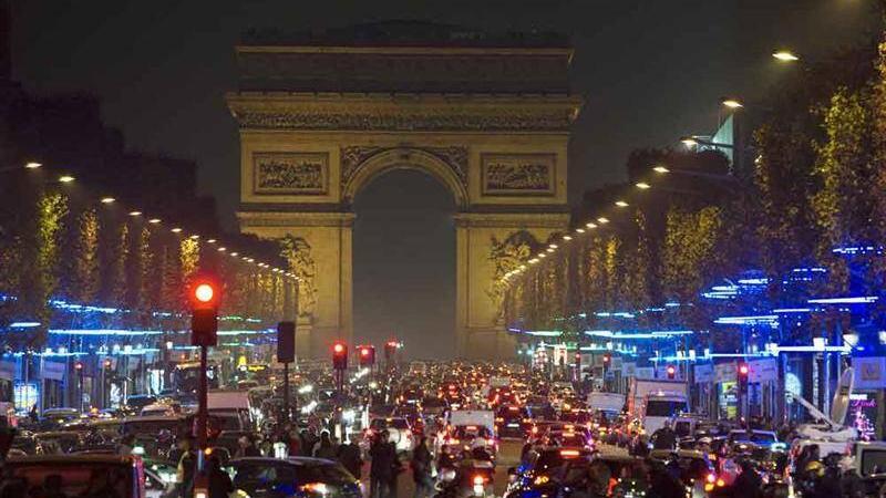 Face à la flambée des factures d’électricité les publicités lumineuses interdites entre 1h et 6h dans toute la France