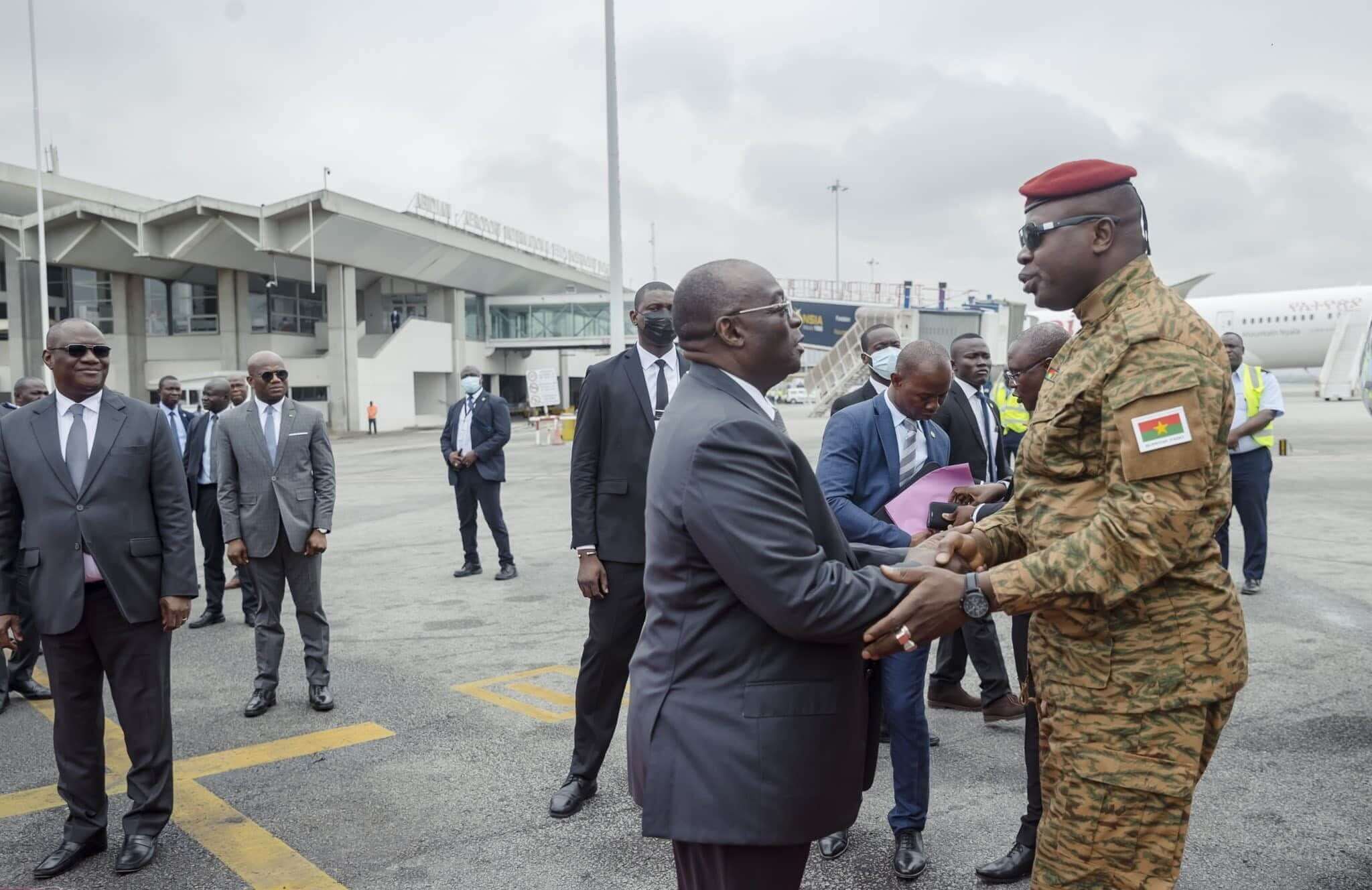 Putsch au Burkina-Faso/La Côte-d’Ivoire dément l’exil de Damiba à Abidjan